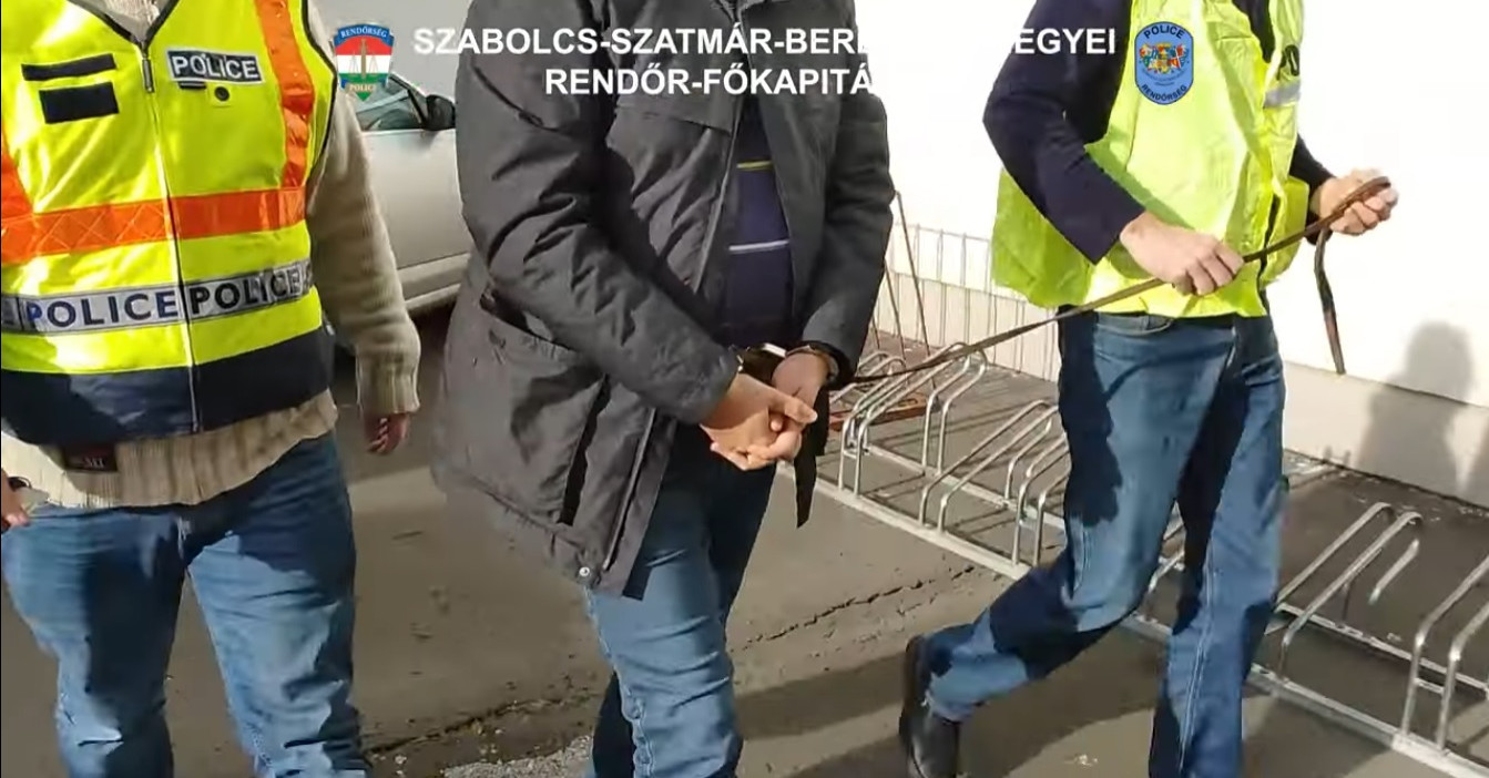 Eljátszotta, hogy halott, de elkapták a rendőrök