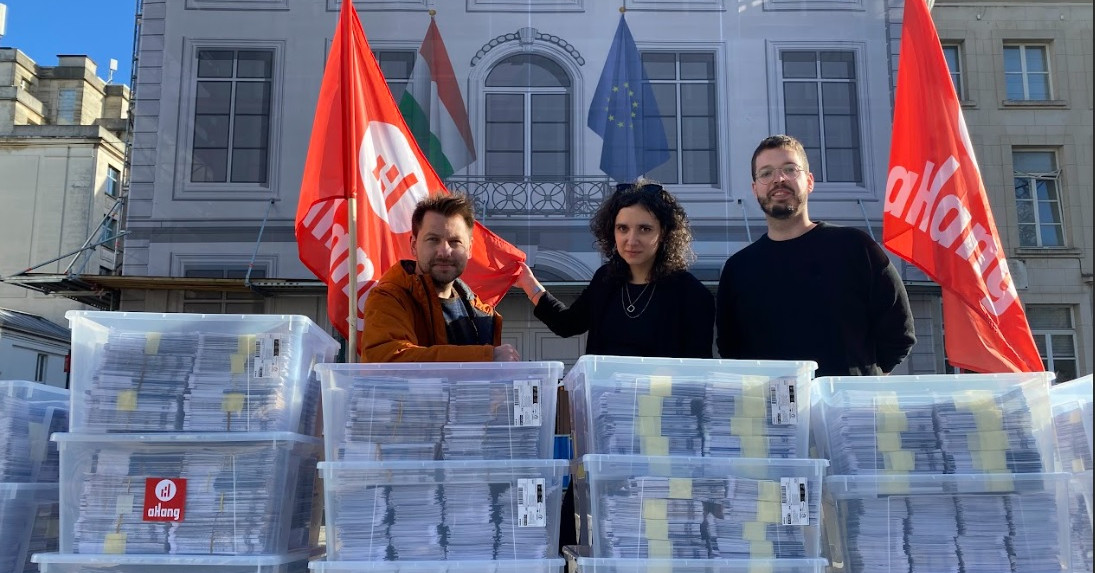 Brüsszelbe is követték Orbánt az ívgyűjtő magyarok
