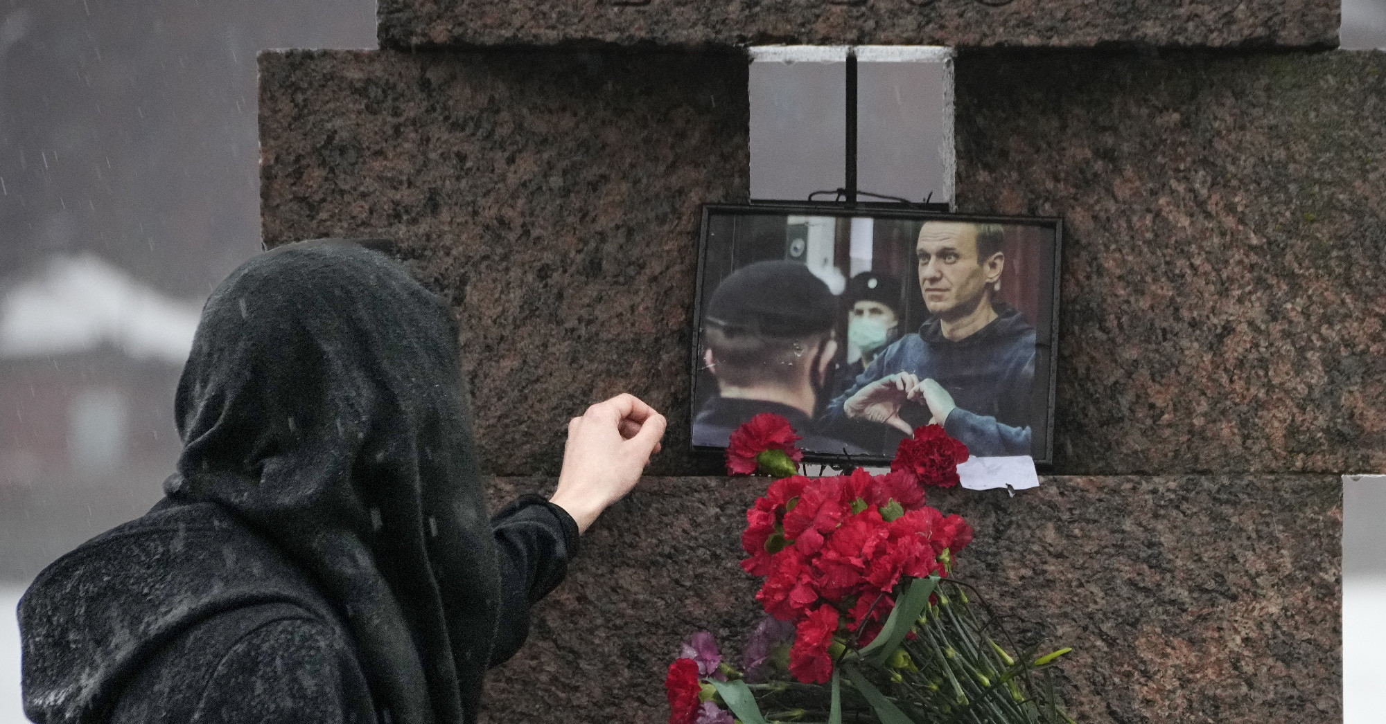 Még két hétig biztosan nem adják ki Navalnij holttestét