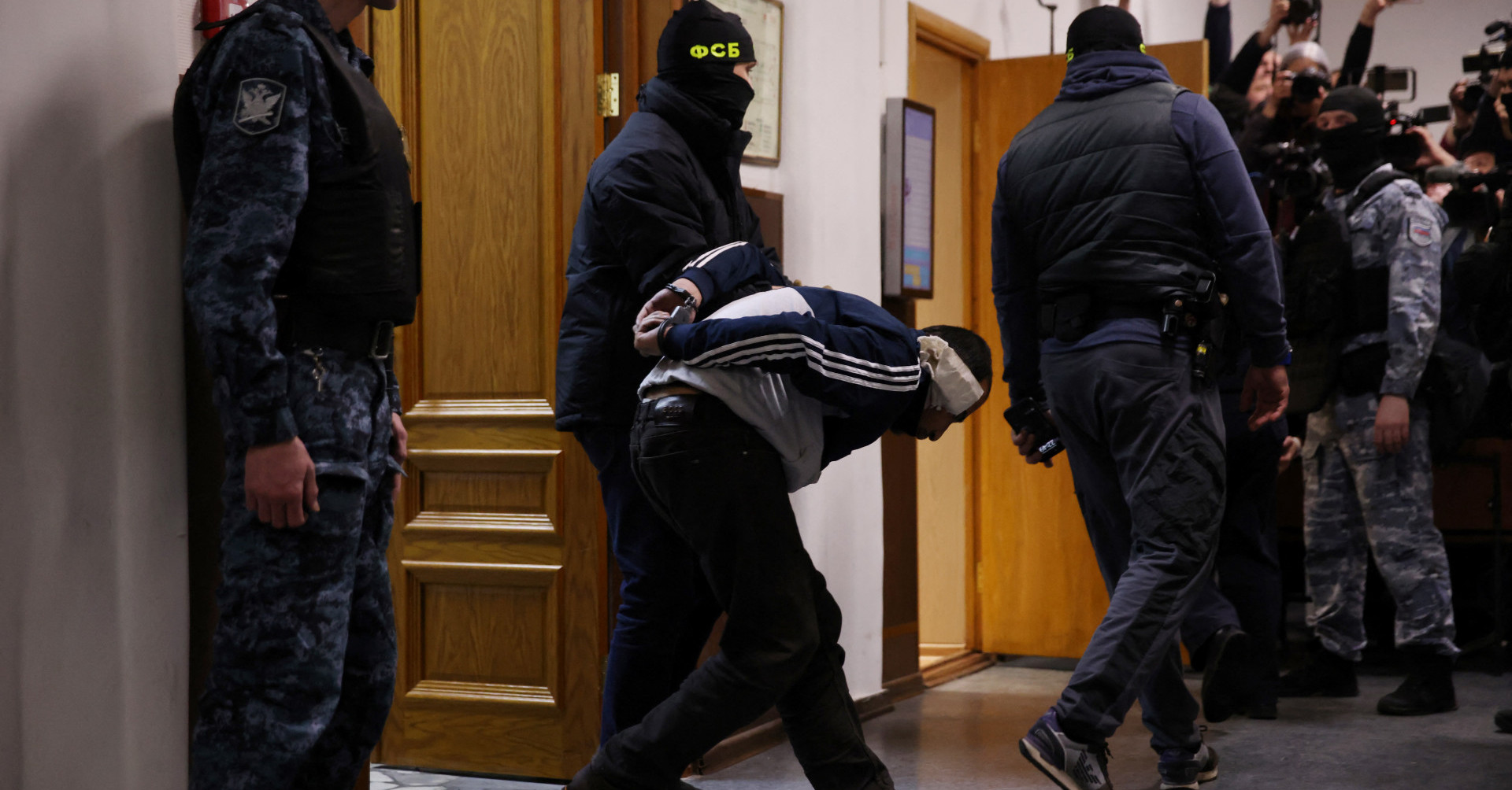 Előzetes letartóztatásba helyezték a Moszkva melletti terrortámadás négy vádlottját