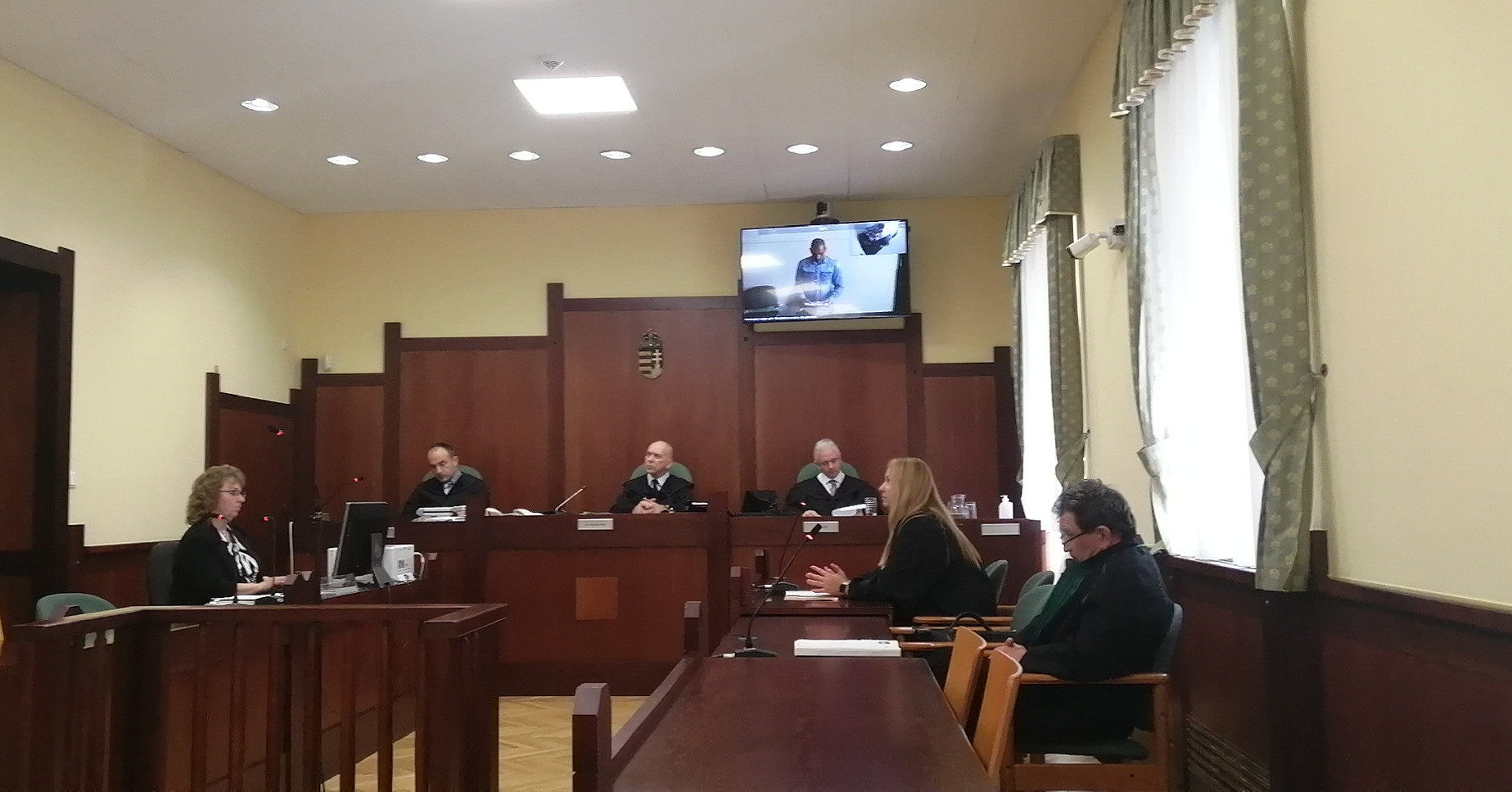 Négy pofont elismert, az emberrablást nem