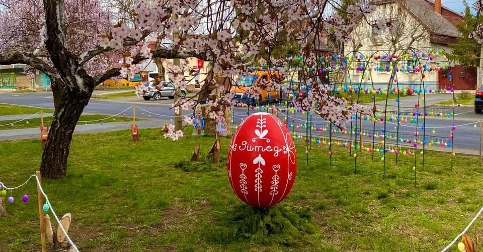 Mindenki örült a civilek építette húsvéti parknak, a fideszes polgármester mégis kérte a területfoglalási díjat