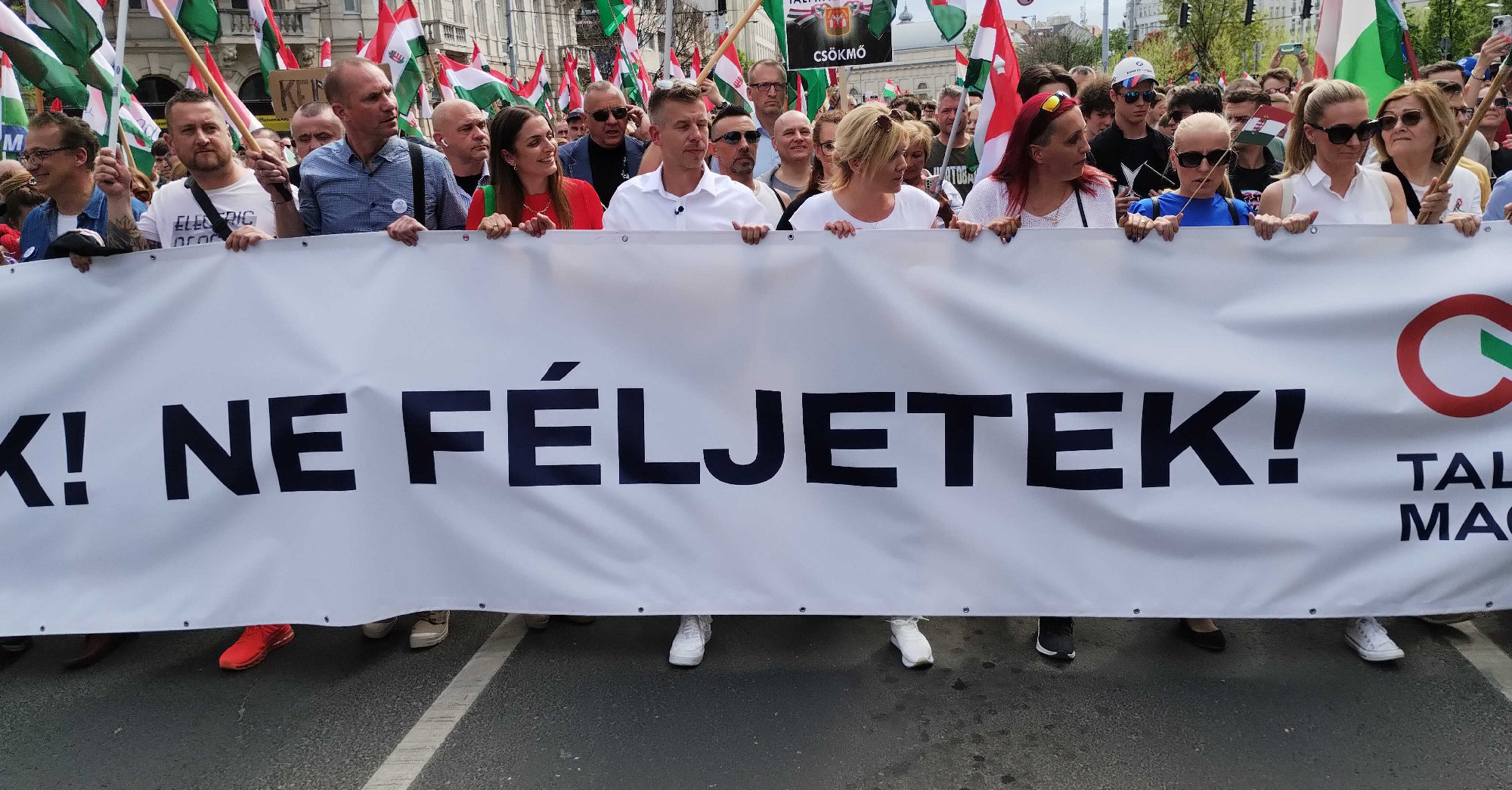 Bernard Guetta: Orbán sincs beoltva a hatalom elkopása ellen