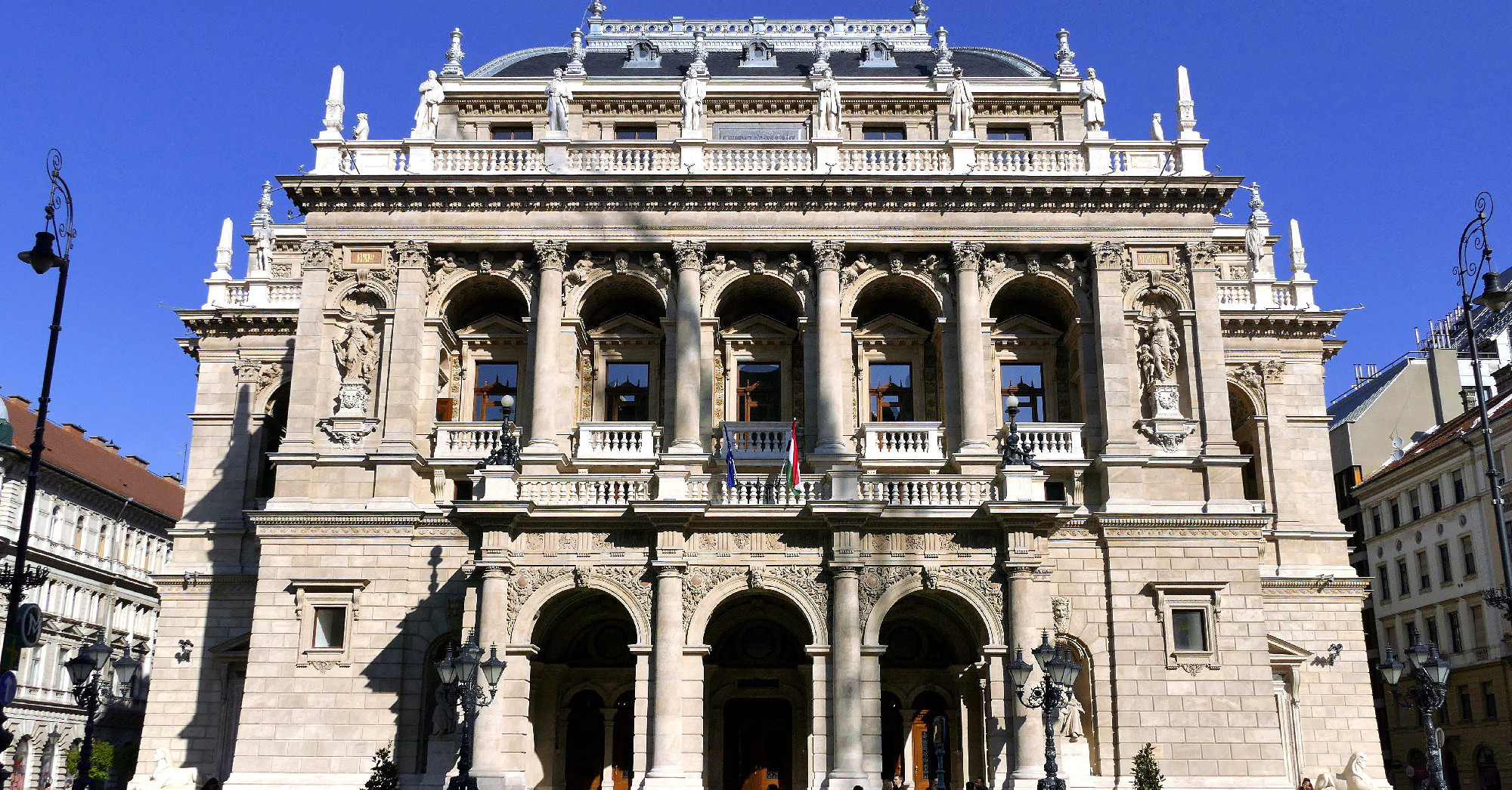 Az Opera nem hajlandó tájékoztatni az elbocsátásokról
