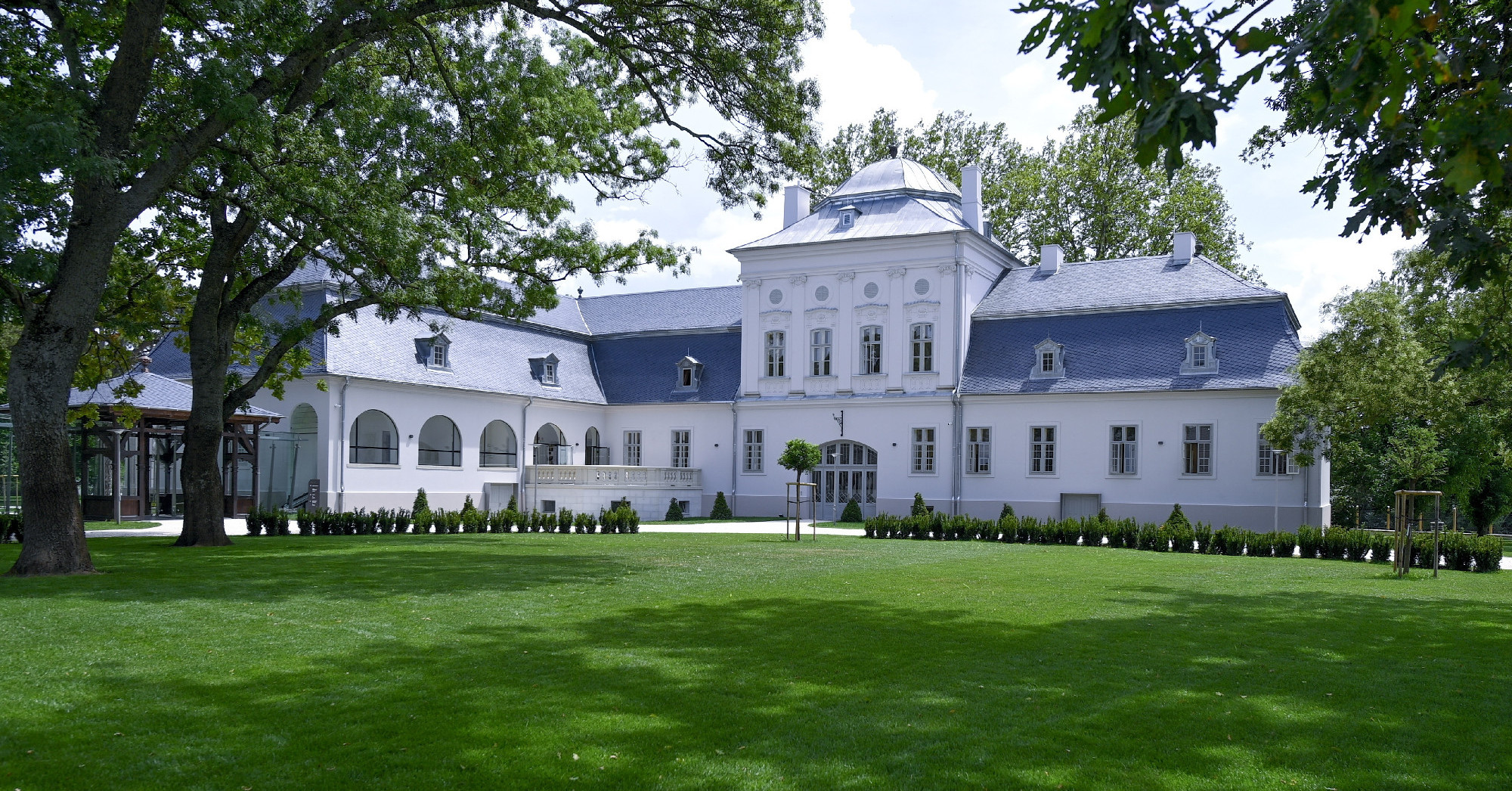 Lázár János egy korszak restaurációjáról beszélt a felújított Tisza-kastély átadóján
