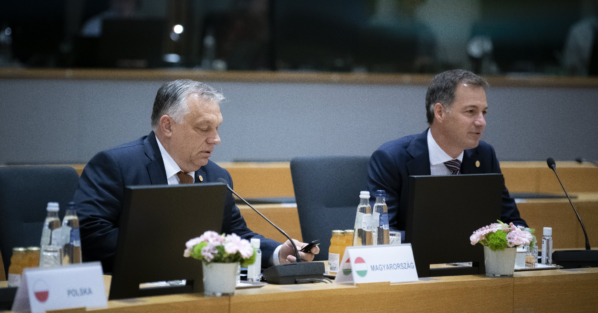 A belga kormányfő Orbánnak: A soros elnökség nem azt jelenti, hogy te vagy Európa főnöke
