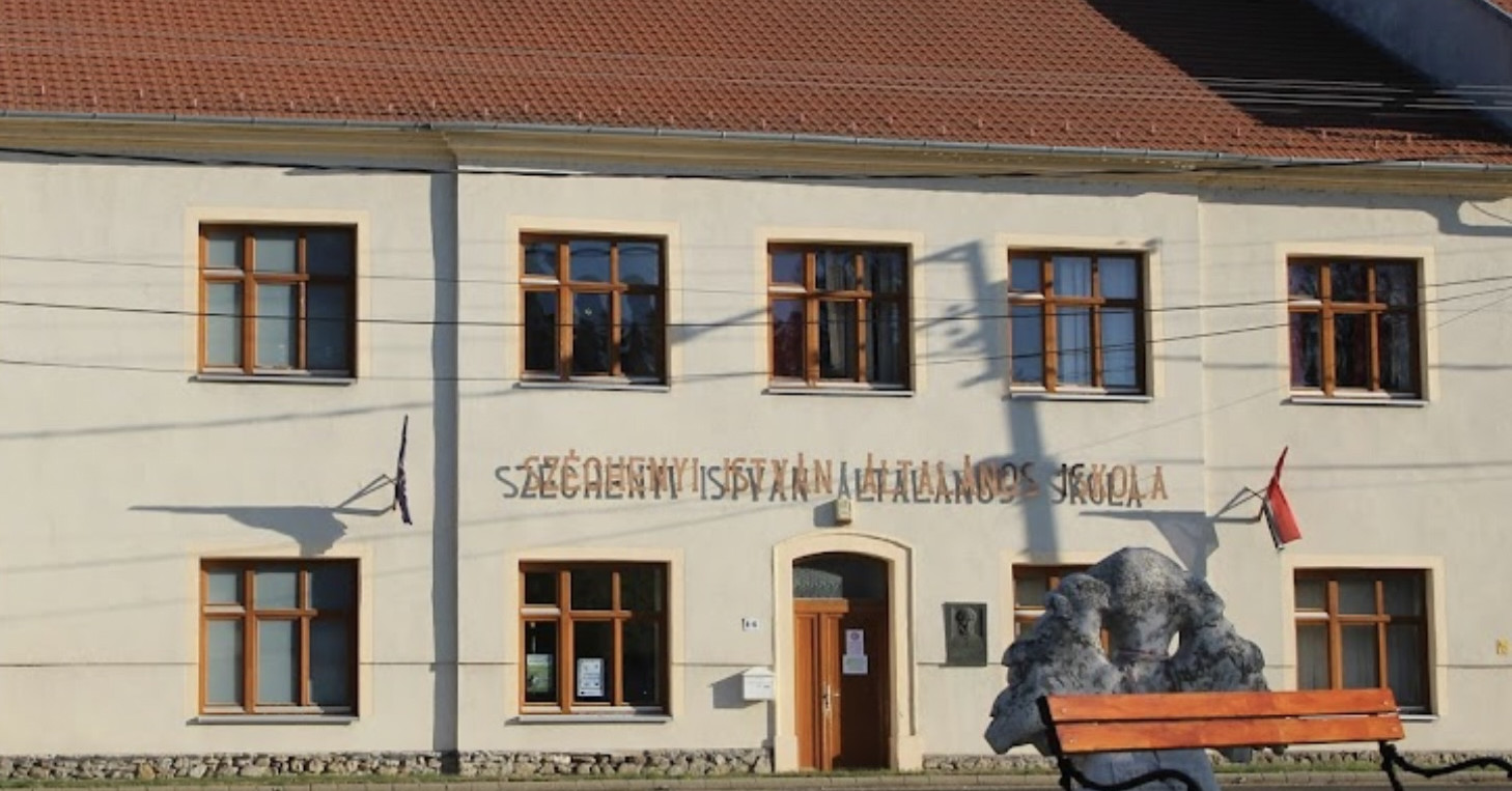 Vidéki abszurd: az iskolaigazgató börtönbe küldte volna az anyukát, mégis kinevezték újra