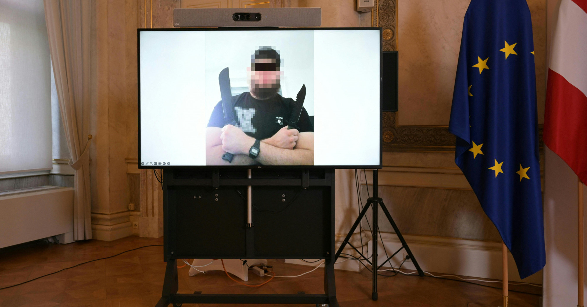"Csak eljátszott a gondolattal"