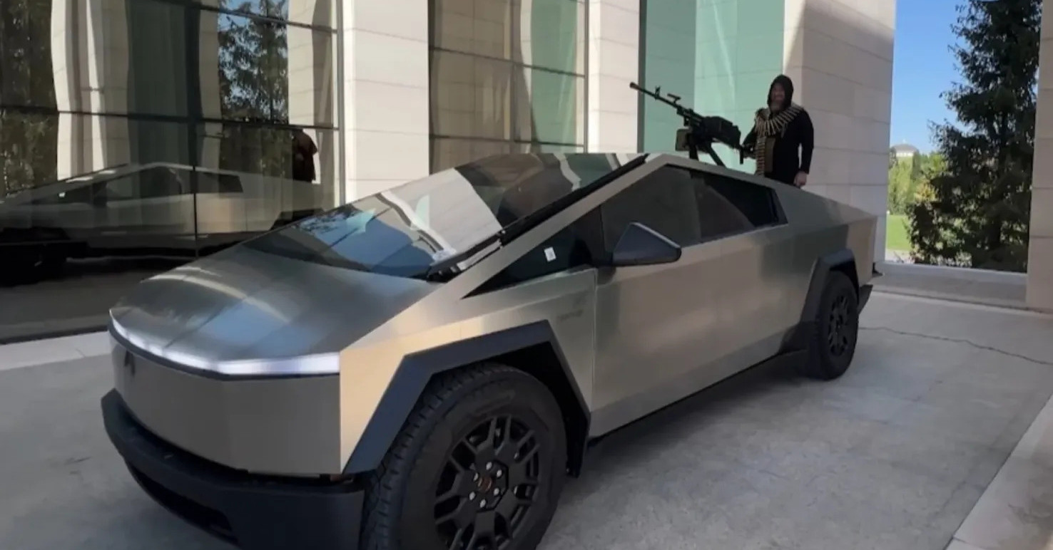 Kadirov azt állítja, kapott egy Cybertruckot Elon Musktól, és már fel is szerelte gépfegyverrel