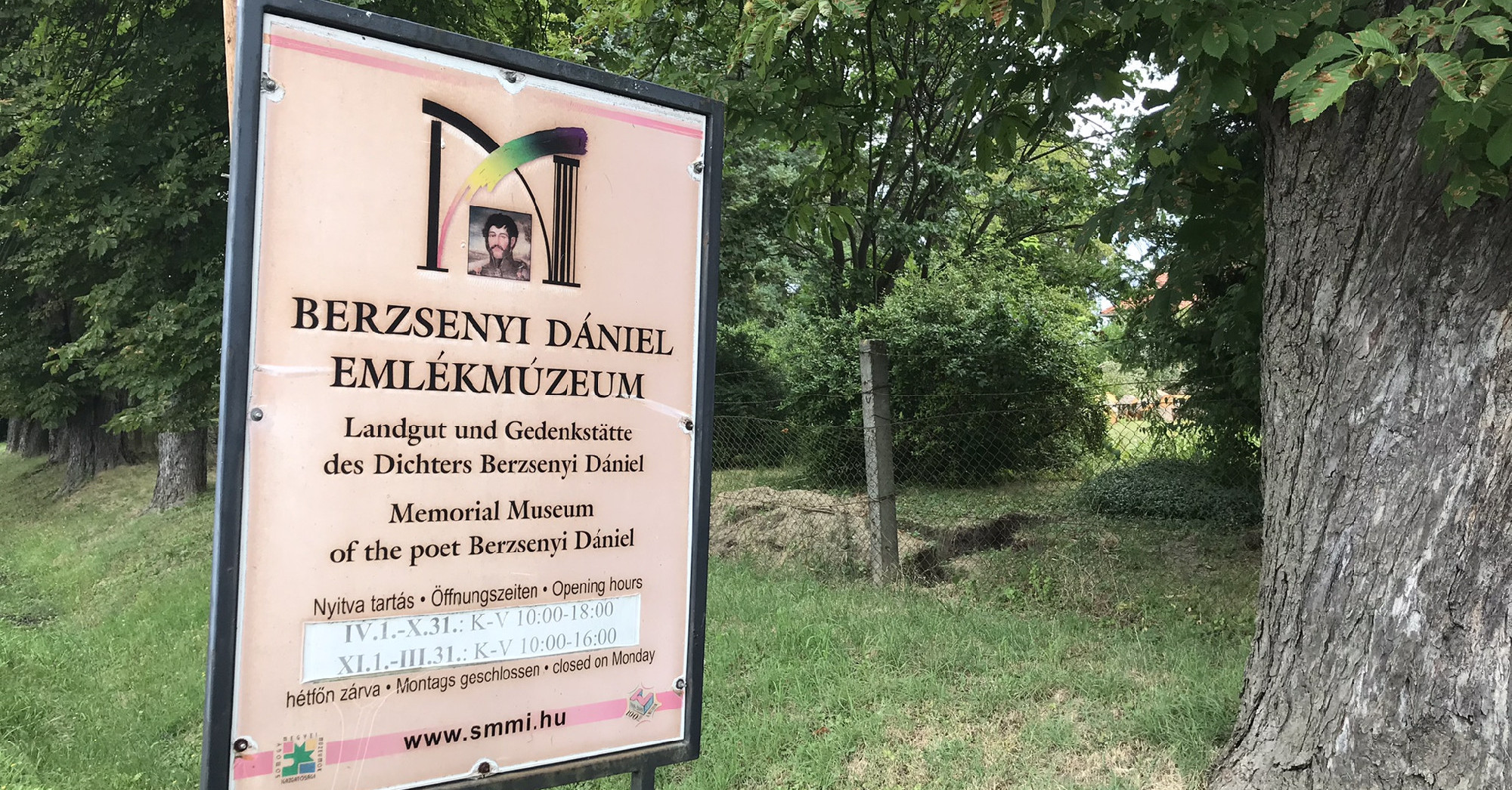 A költő kertje - megnéztük Berzsenyi Dániel felújítás alatt álló kúriáját Niklán (FOTÓK)