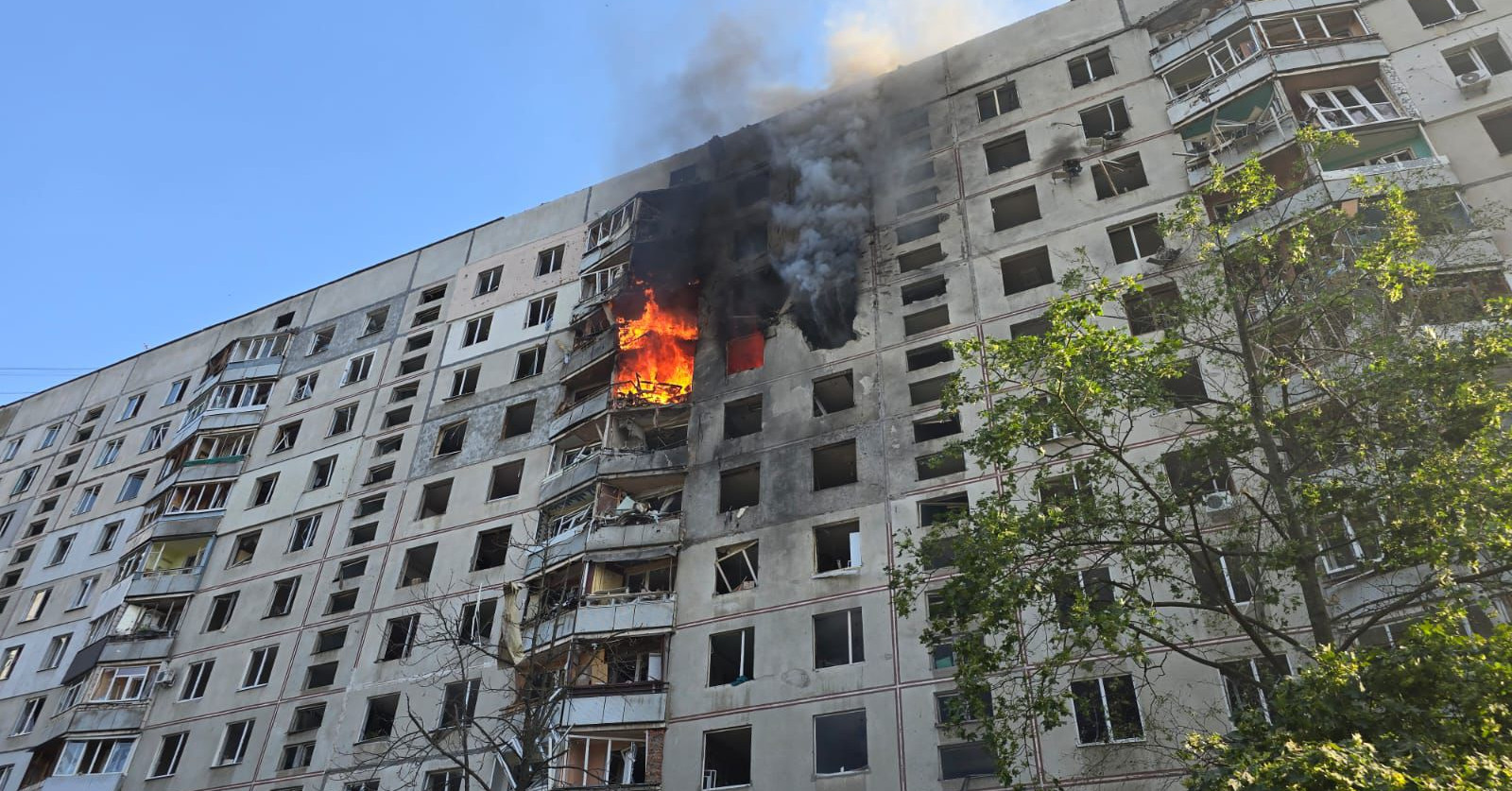 Zelenszkij: Oroszország több mint nyolcszáz légibombát dobott Ukrajnára egy hét alatt