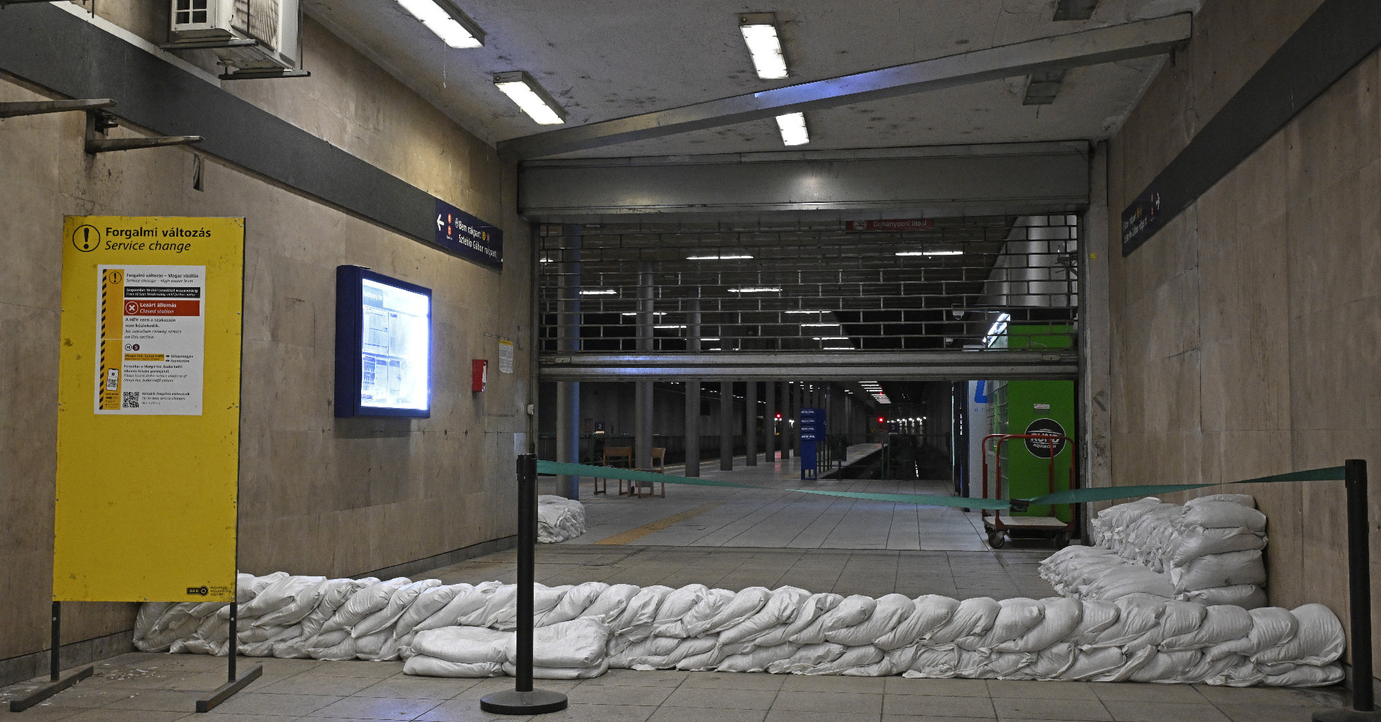 Az árvíz miatt péntektől lezárják a 2-es metró Batthyány téri állomását