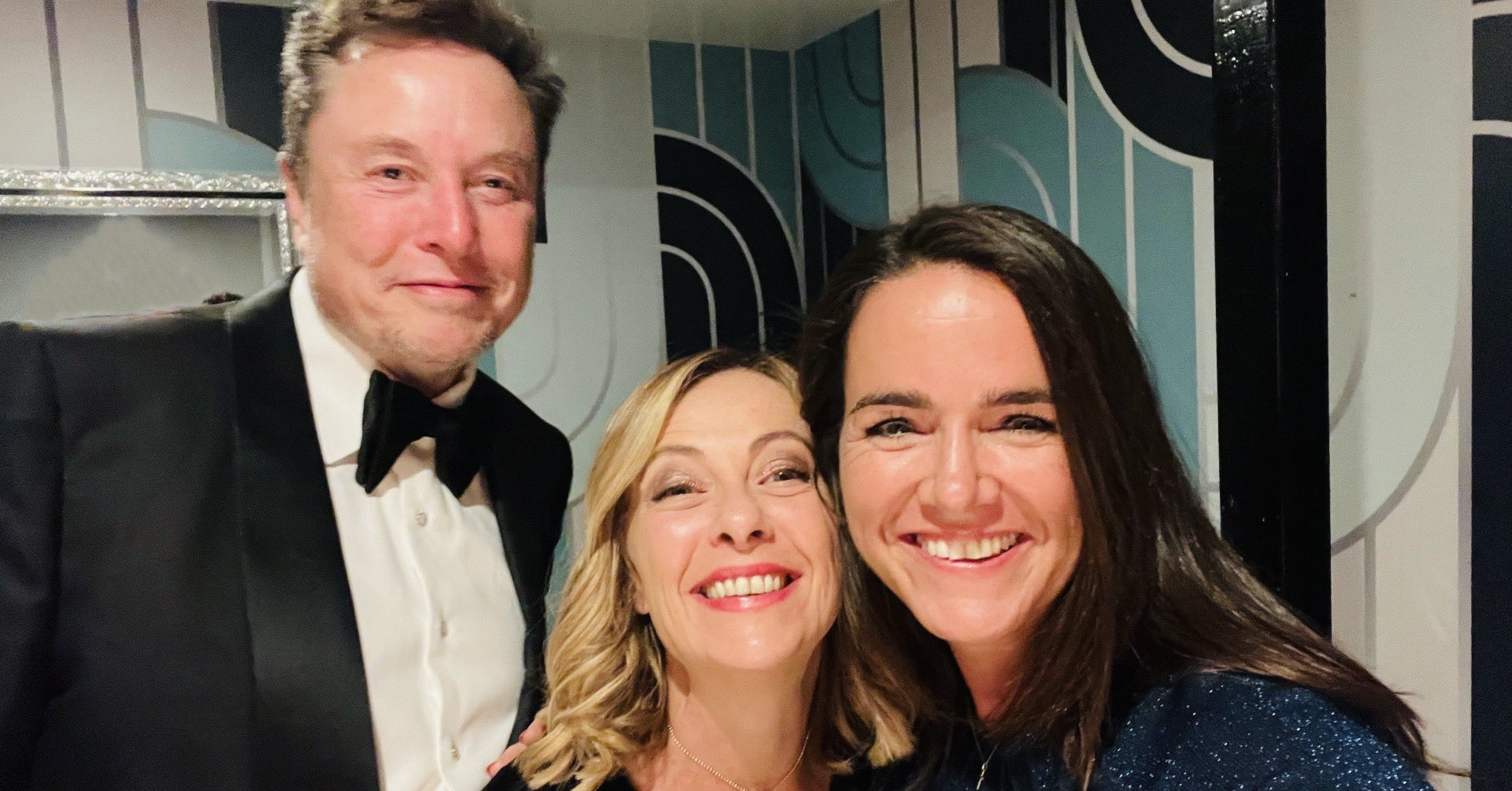 Novák Katalin Giorgia Meloni és Elon Musk társaságában küzd a gyerekekért