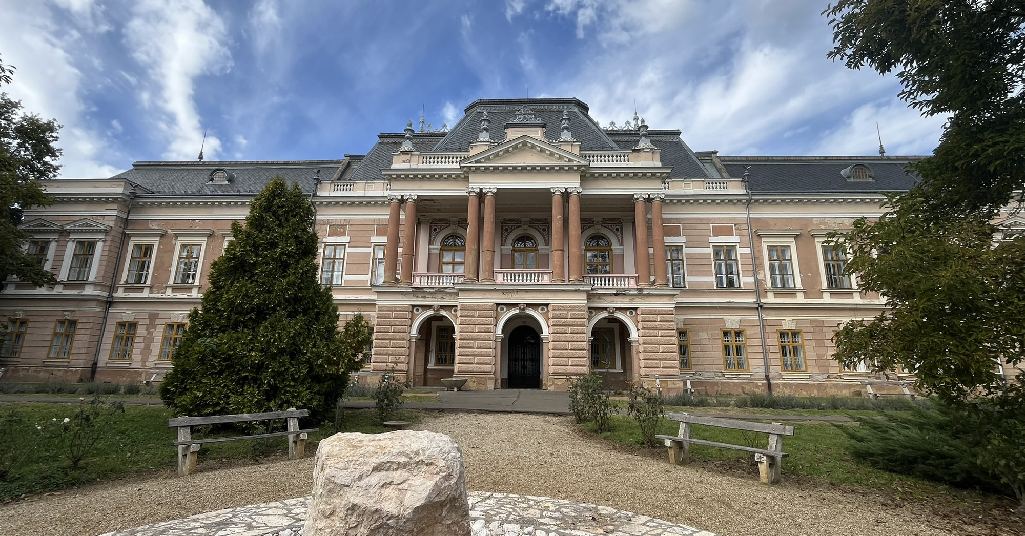 A szellem helye, avagy a lengyeli Apponyi-kastély - FOTÓK