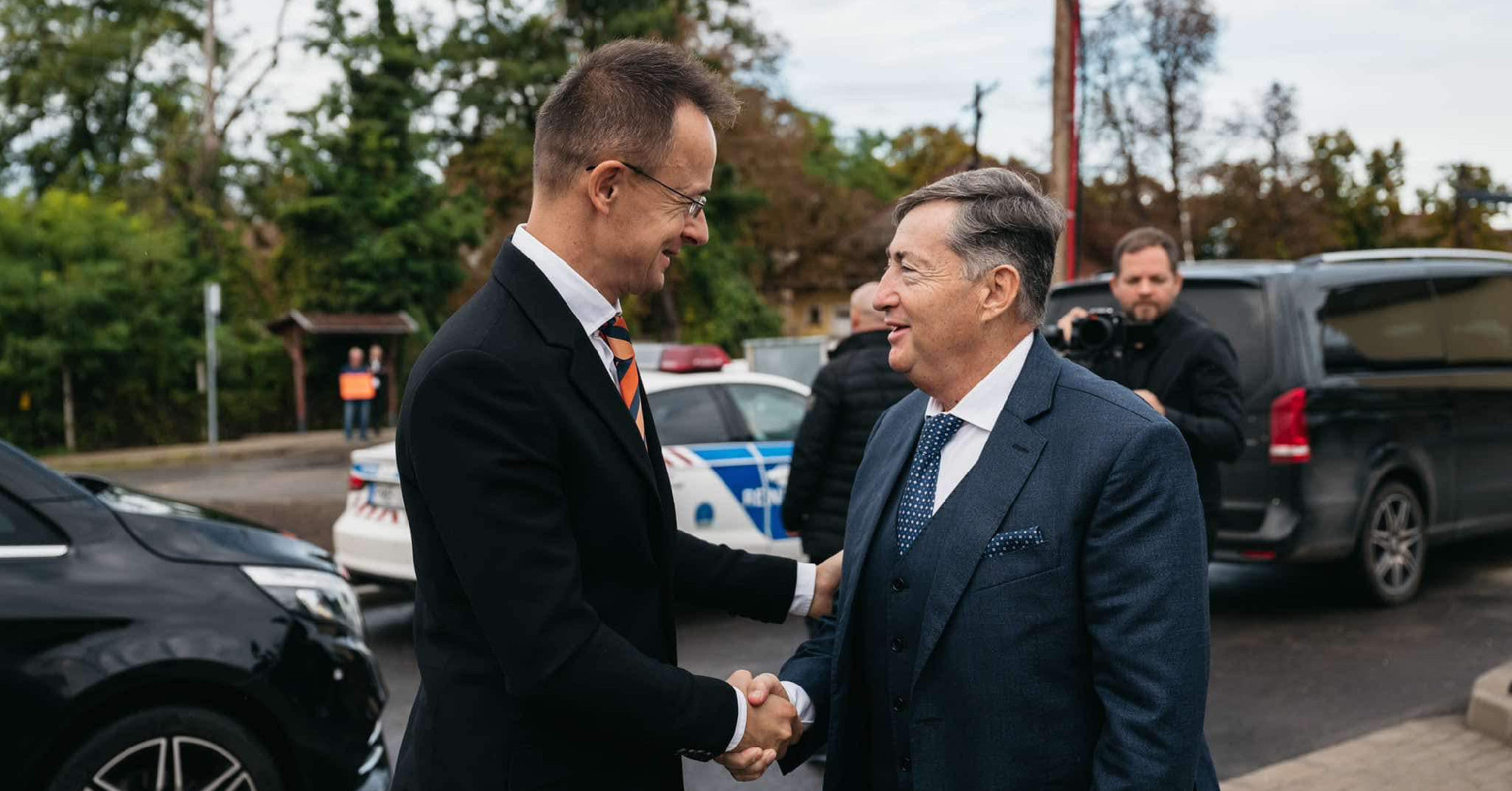 Szépen gazdagszik Mészáros Lőrinc az akkumulátorgyárakhoz kötődő infrastruktúra-fejlesztéseken