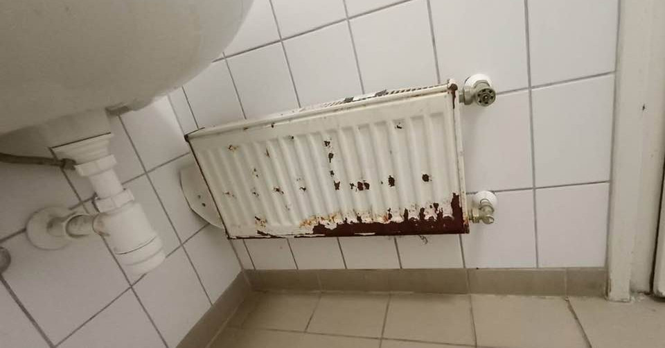 Siralmas állapotokról kapott képeket Magyar Péter a Tiszadobi Gyermekvédelmi Központból
