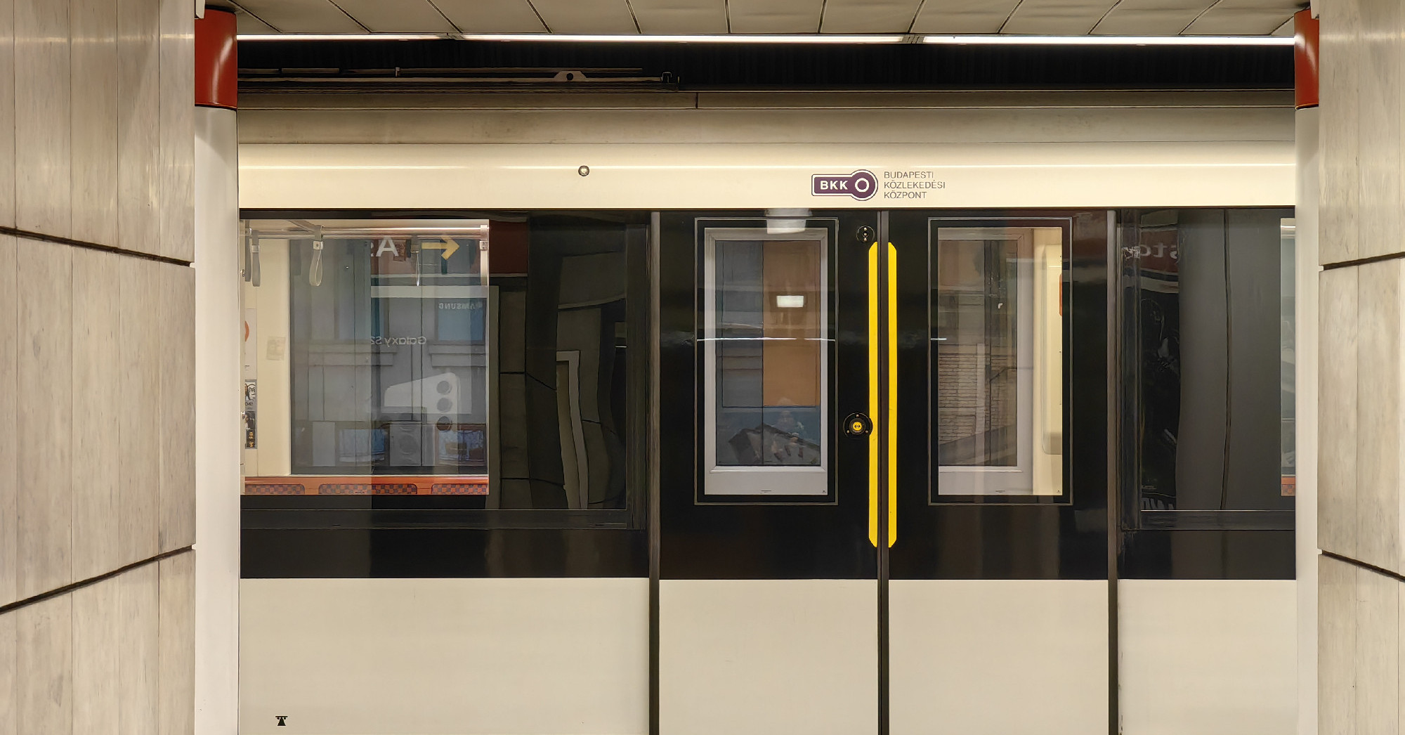 Gázszag van a 2-es metró egész vonalán