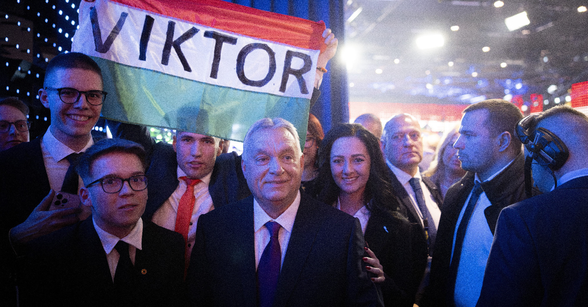 Önkényuralom meghirdetve