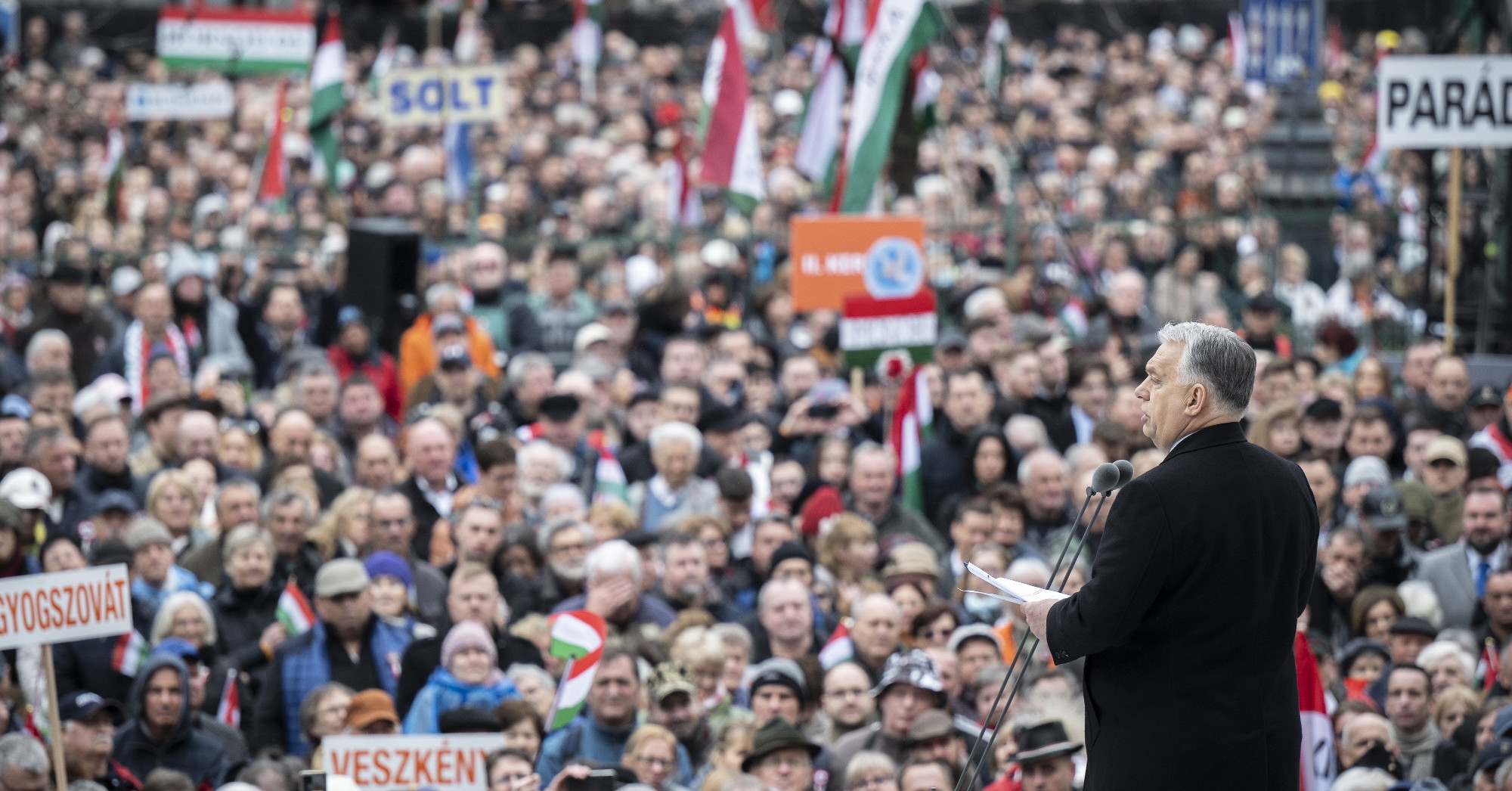 Bocsánatkérést vár Orbántól a MÚOSZ a poloskázás miatt