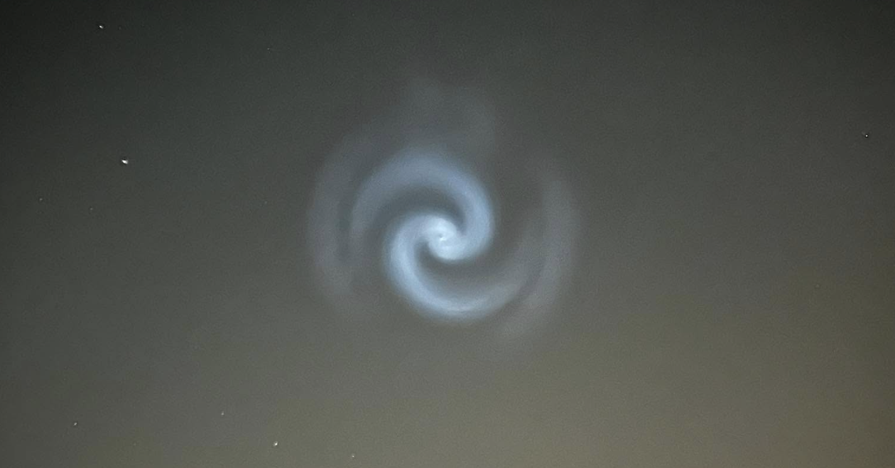 Hatalmas világító spirál tűnt fel az égen hétfő este