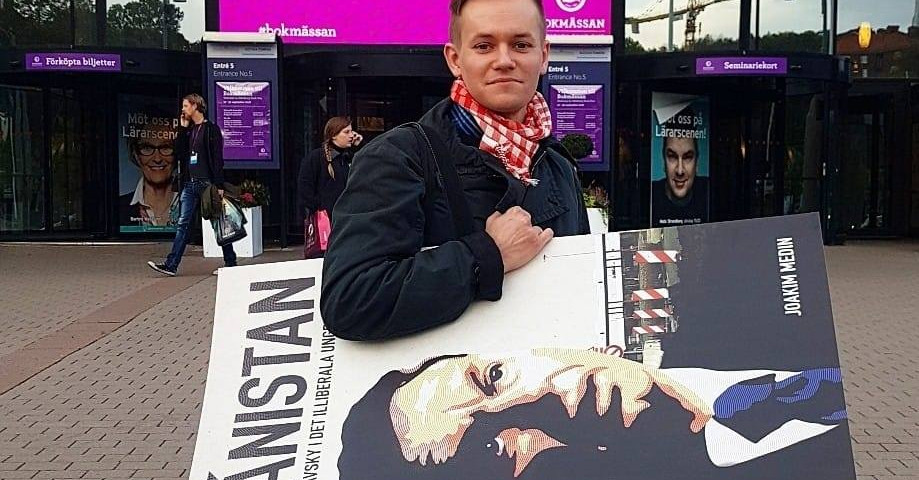 Letartóztatták az Orbanisztán című könyv szerzőjét