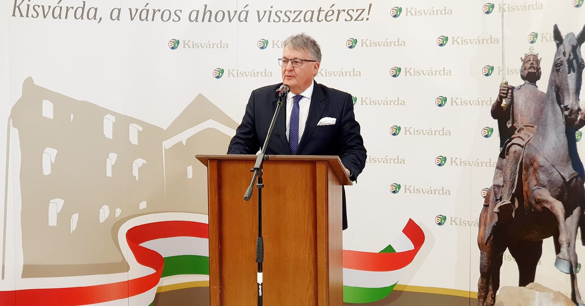 25 milliós terepjárót vetetne magának Kisvárda polgármestere, egy sarokra lakik a munkahelyétől