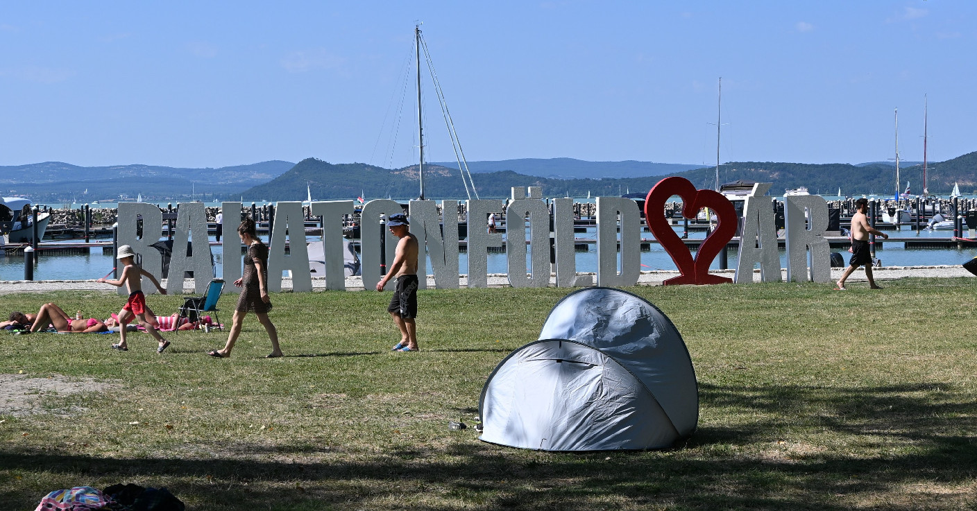 Balatonföldvári „idill”: íme az ország egyetlen strandkikötője Kép