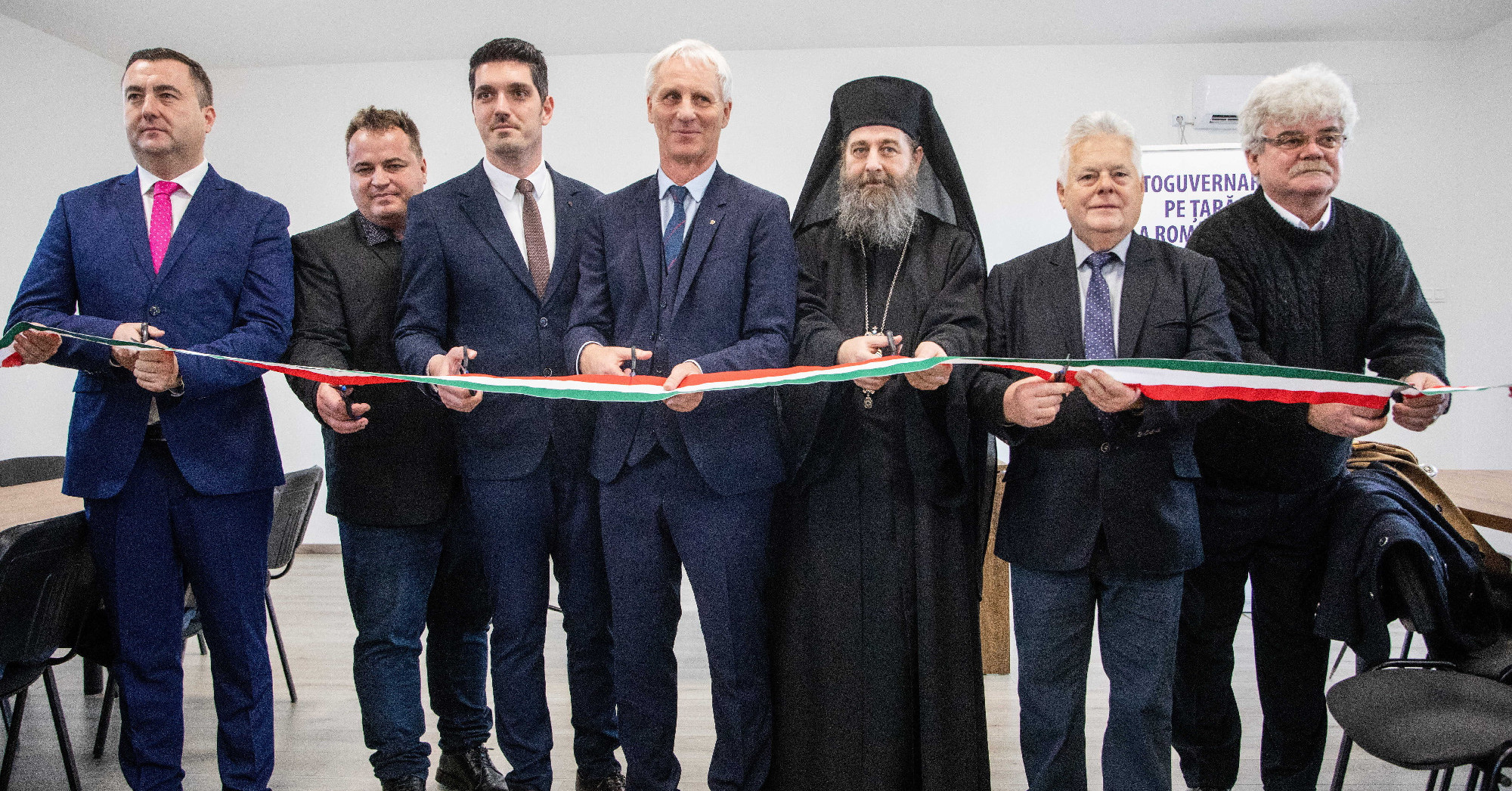 Elhunyt politikusa után nem delegál parlamenti szószólót a hazai románság a törvényhozásba