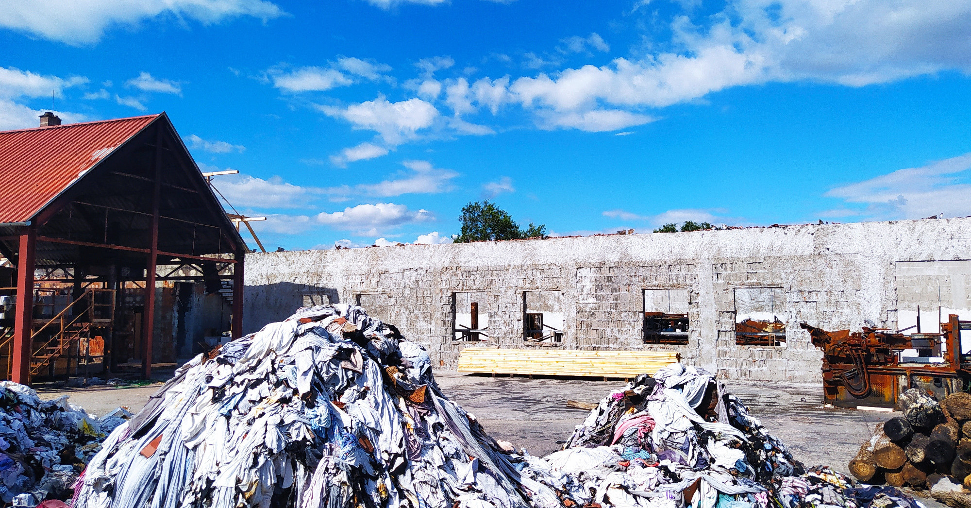 A tárgyalás előtt két nappal súlyosbították a vádat a füzesgyarmati raktárgyújtogatás különös ügyében