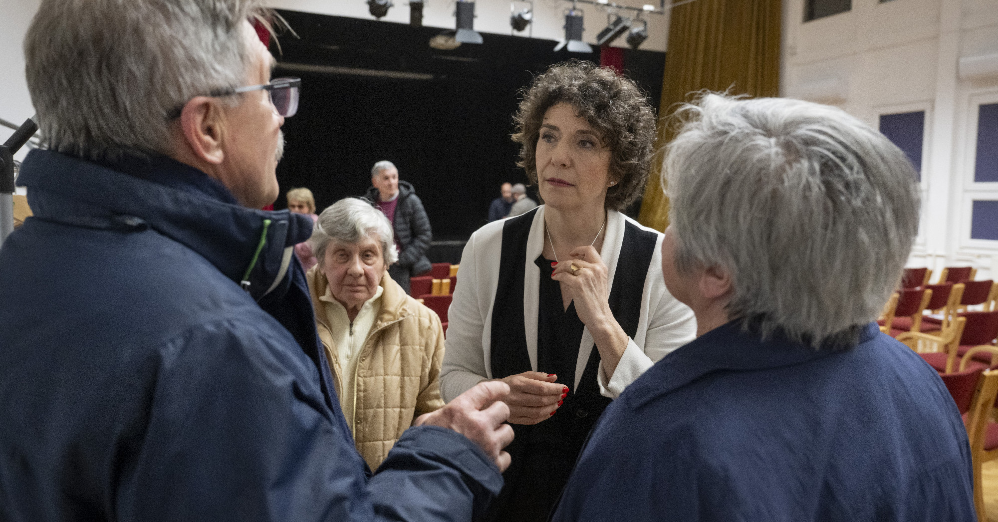 Ostorral próbálkozott a DK, nem vált be