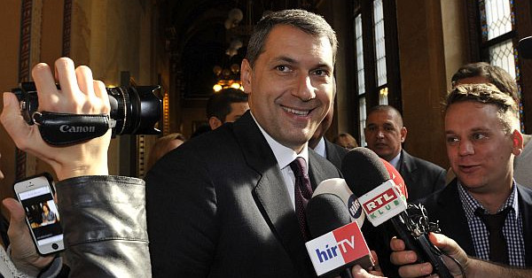 Lázár betiltotta az otthoni munkavégzést a MÁV-nál