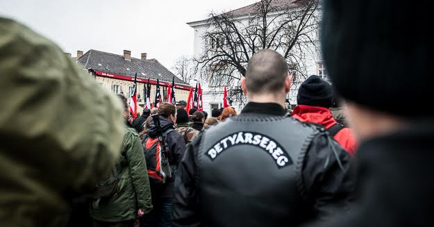 Nácik a Damjanich utcában