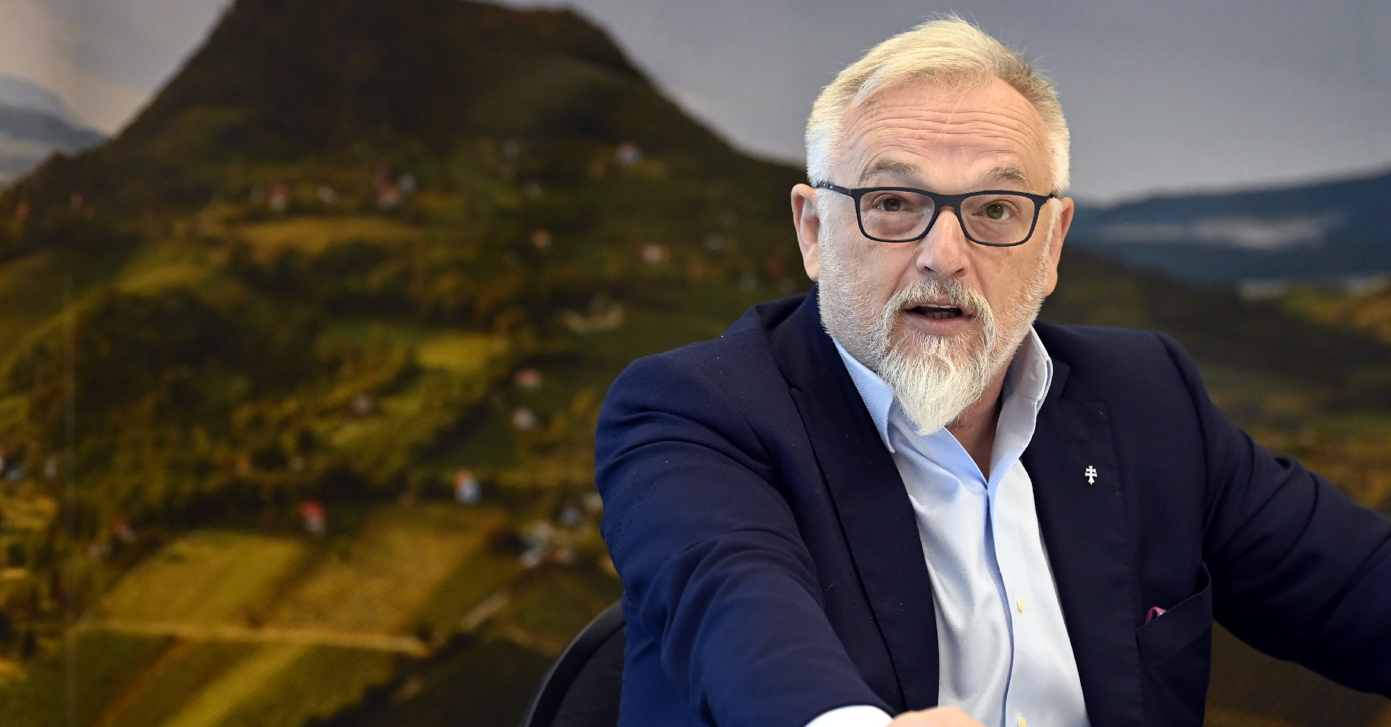 A Mol alapítványa feljelenti a 444.hu-t
