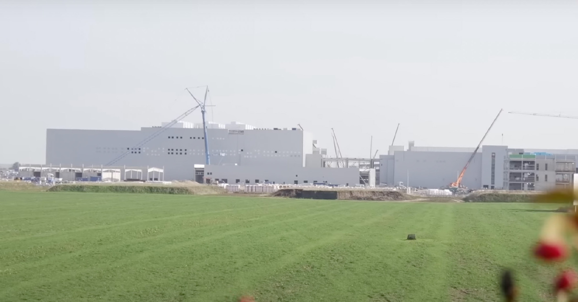 Több száz dolgozót rúgtak ki az iváncsai akkugyárból