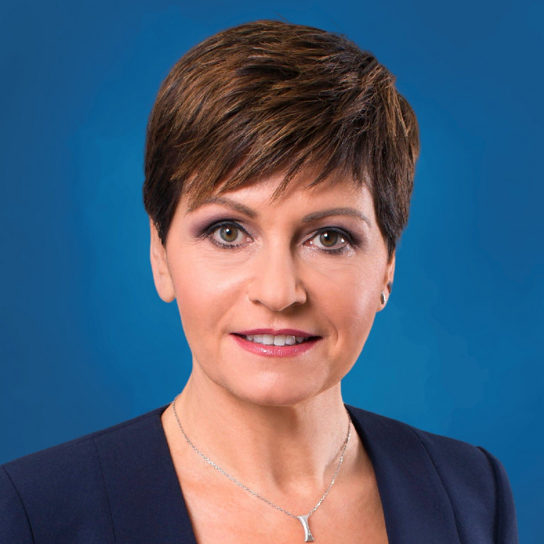 „Ki kéne irtani az egész családodat” – fenyegető üzenetet kapott Kálmán Olga