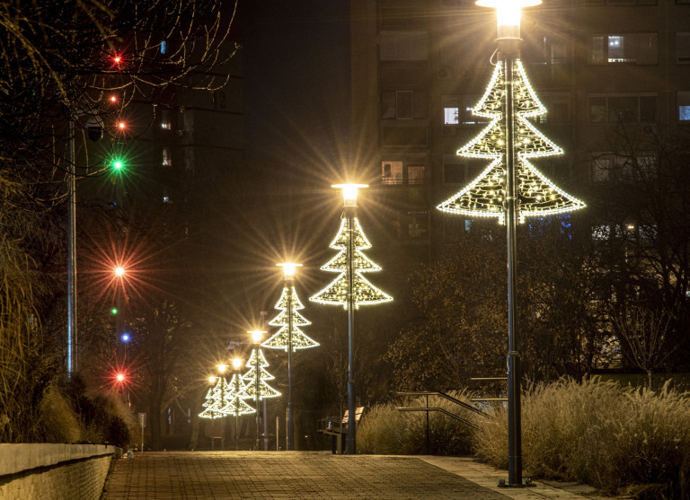 A II. és a IV. kerület is inkább támogatásokra költi a karácsonyi díszkivilágítás árát