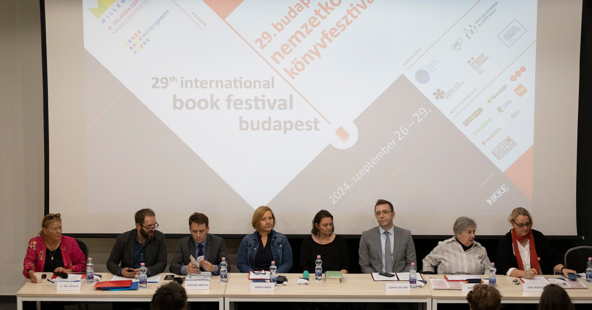 Putyin-barát orosz író is jön a Könyvfesztiválra
