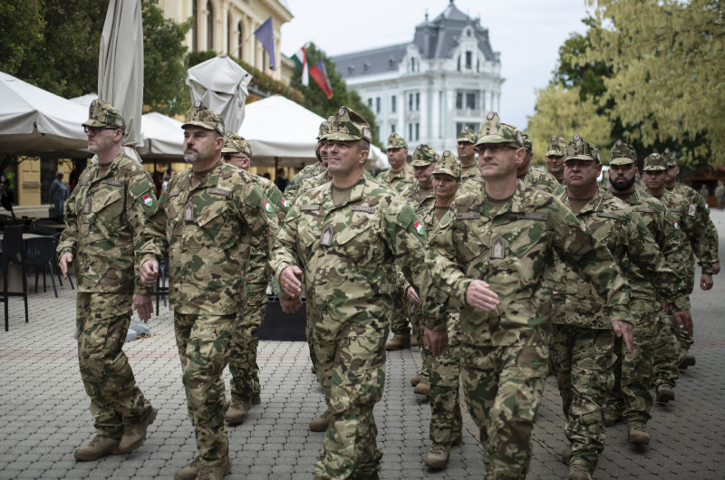 Tartal?kosokb?l ?ll? magyar katonai kontingens indul Irakba