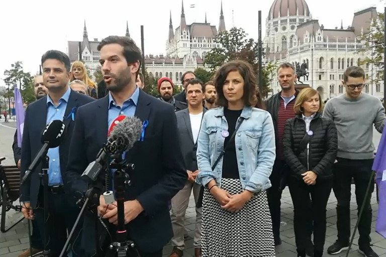 Márki-Zay mögé állt be a Momentum