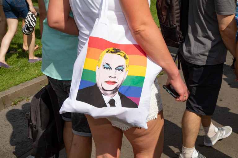 Orbán Facebook-kommentben állt ki a Pride betiltását szorgalmazó Lázár mellett