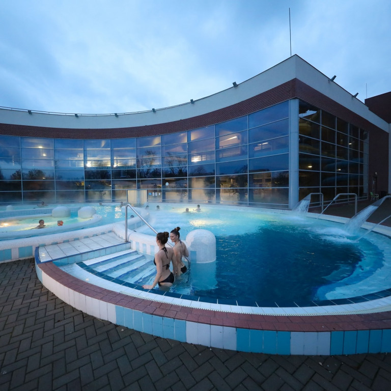 Berágatta a törzsvendéget Mészáros Lőrinc szegedi fürdője