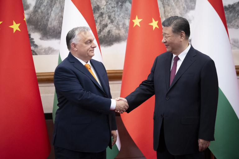 Orbán Viktor ezúttal Pekingbe ment békét teremteni