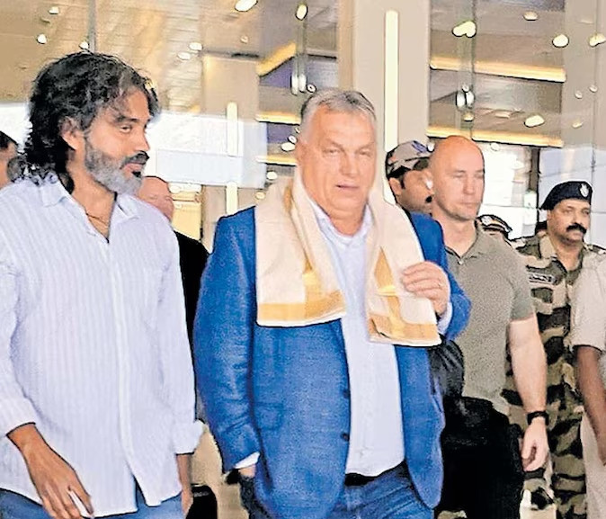 Orbán Viktor meglátogatta a kígyóisten templomát