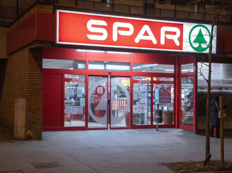 Nyíltan megfenyegette a Spart Lázár János
