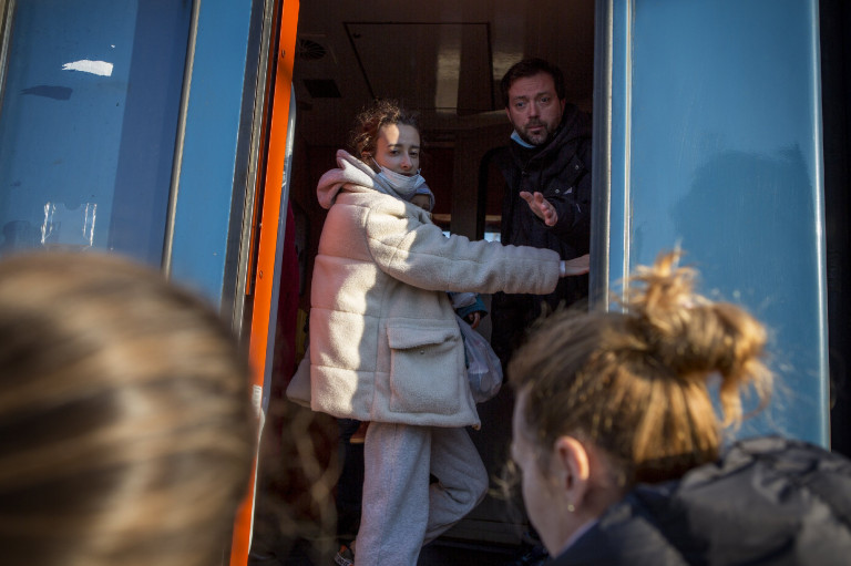 Több mint 13 ezren érkeztek Magyarországra Ukrajnából pénteken