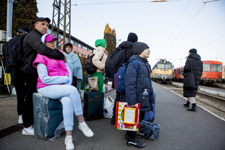 Pénteken több mint 12 ezer menekült érkezett Ukrajnából Magyarországra