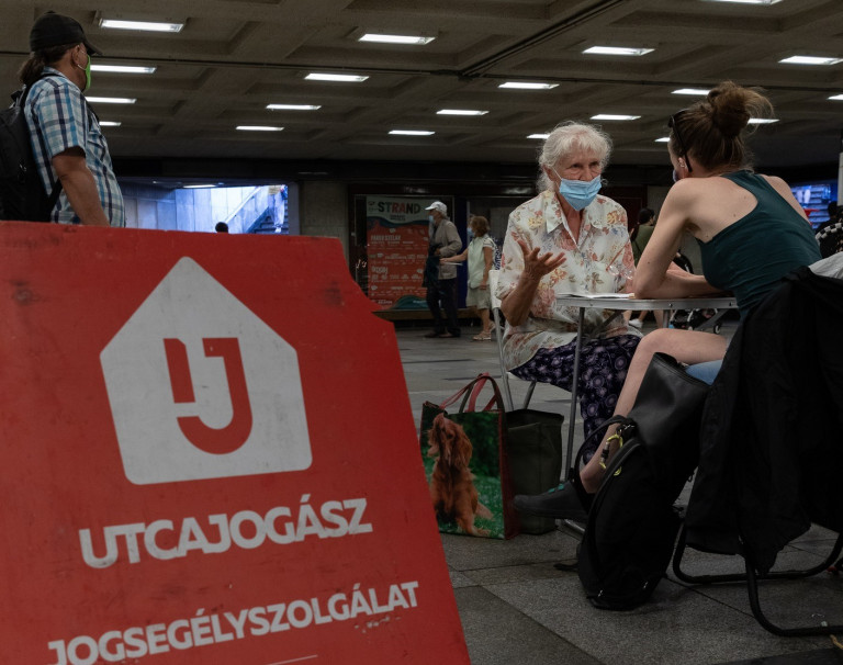 Jótékonysági felolvasás: hét író az Utcajogászért