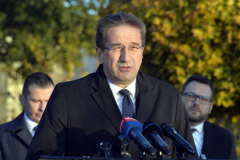 Hétfőn tárgyalják a súlyos korrupcióval vádolt Völner végkielégítését