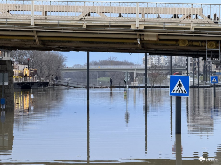 Másodfokúra emelték az árvízvédelmi készültséget Budapesten