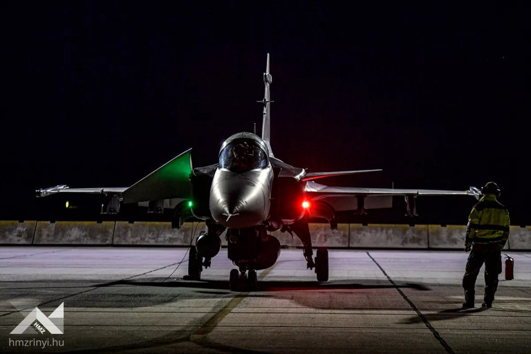 Nem reagáló amerikai gép miatt szálltak fel a Gripenek